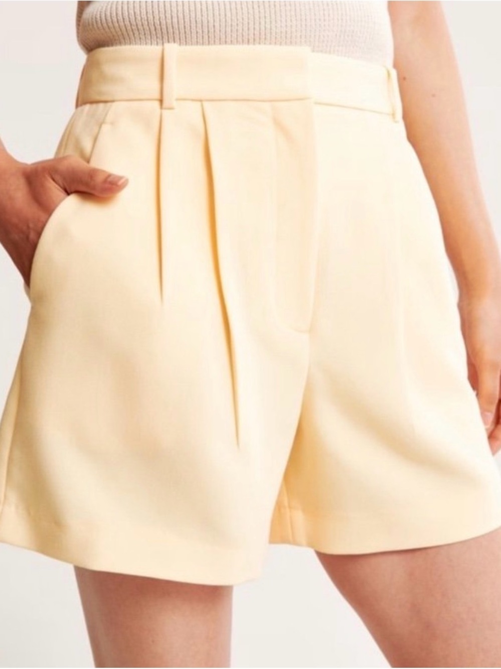 Abercrombie & Fitch Curve Love High-Waist Pleated Light Yellow Shorts